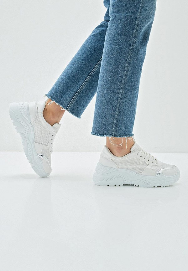 Продаём Кроссовки diamantique всего за 2690 рублей. 