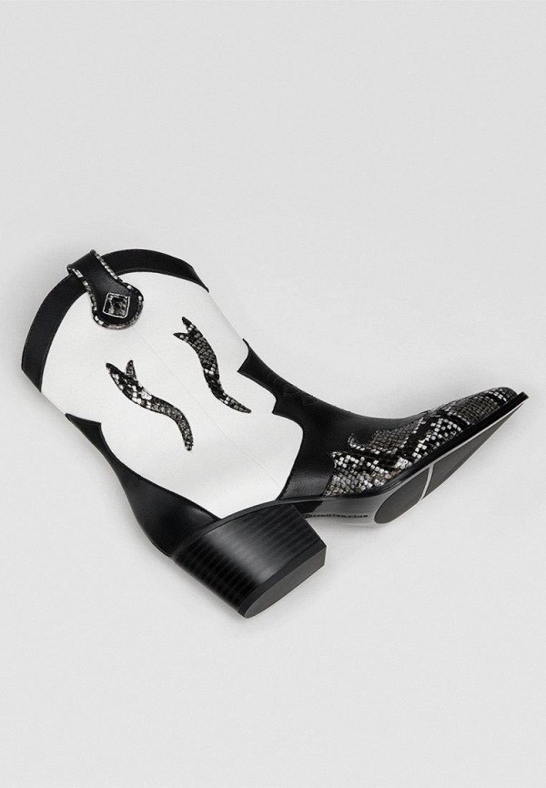 Продаём Полусапоги stradivarius всего за 5999 рублей. 