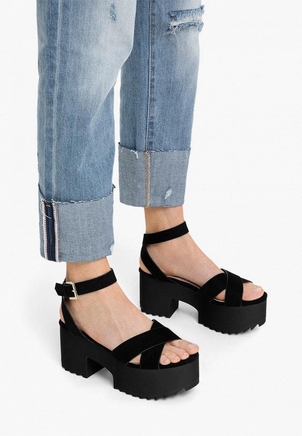 Продаём Босоножки stradivarius всего за 2999 рублей. 