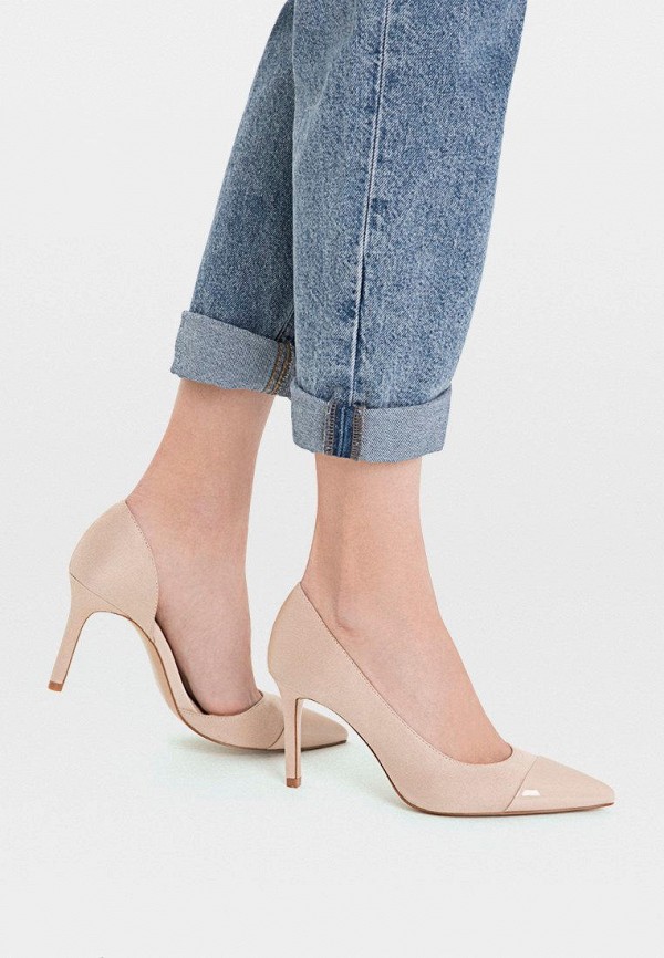Продаём Туфли stradivarius всего за 2799 рублей. 