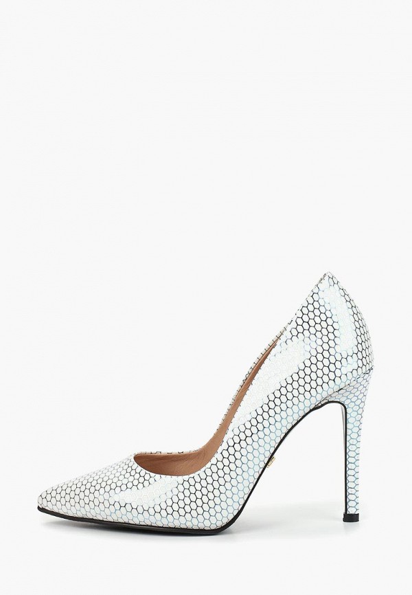 Продаём Туфли hestrend всего за 6000 рублей. 