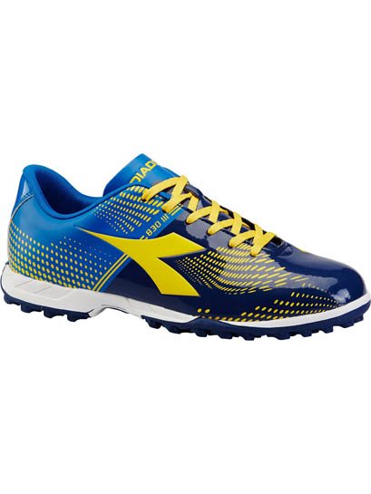 Продаём Бутсы, diadora всего за 3600 рублей. 