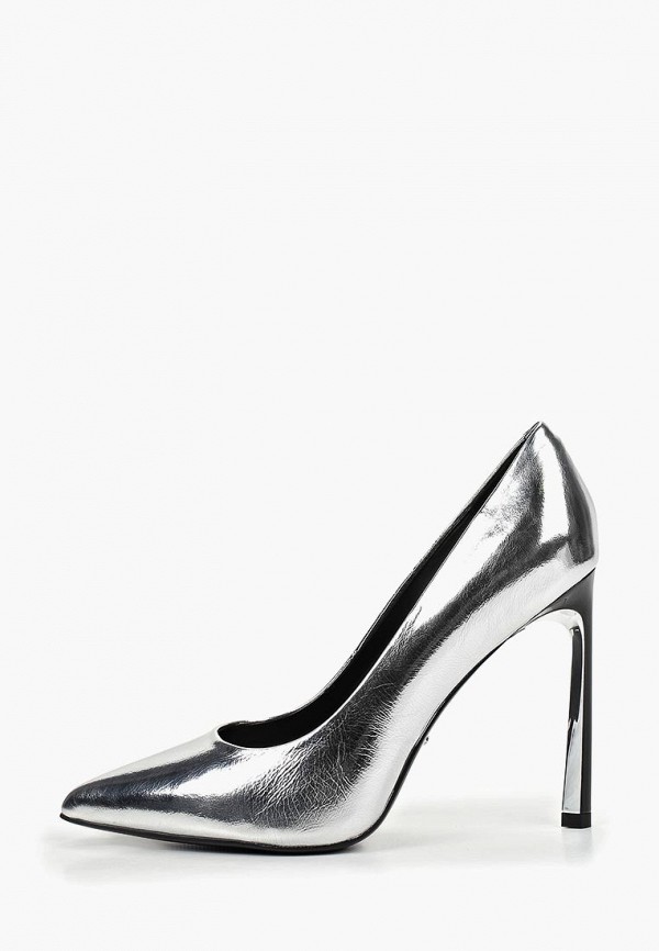 Продаём Туфли vitacci всего за 6390 рублей. 