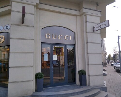 Фотография обувного магазина GUCCI