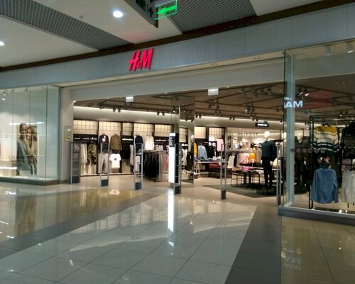 Фотография обувного магазина H & M