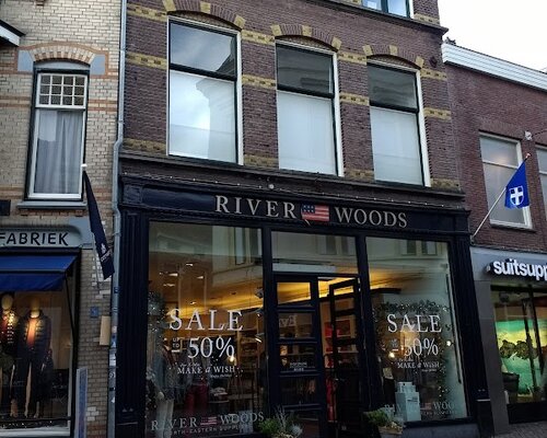 Фотография обувного магазина River Woods