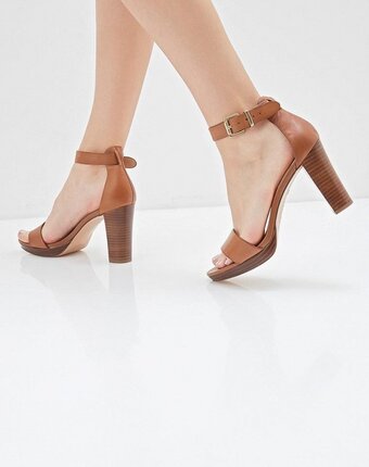 Миниатюра фотографии Босоножки pier one