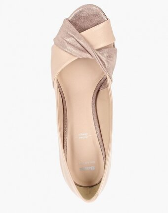 Миниатюра фотографии Туфли bata