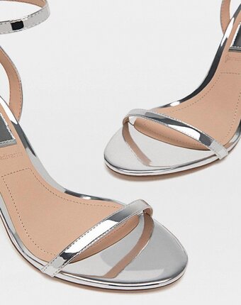 Миниатюра фотографии Босоножки stradivarius