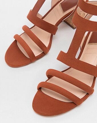 Миниатюра фотографии Босоножки stradivarius