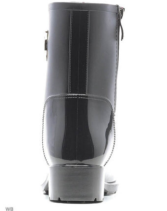 Миниатюра фотографии Резиновые сапоги, деревья