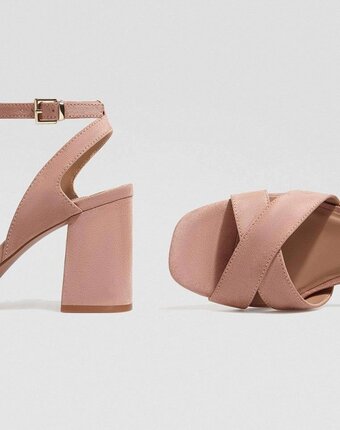 Миниатюра фотографии Босоножки stradivarius