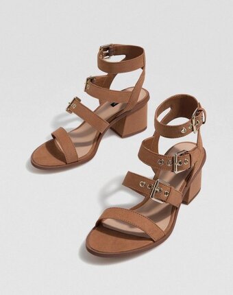 Миниатюра фотографии Босоножки stradivarius