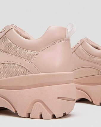 Миниатюра фотографии Кроссовки stradivarius