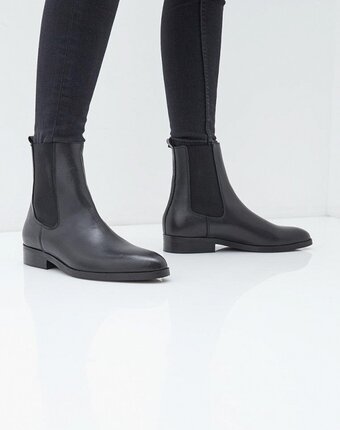 Миниатюра фотографии Ботинки mango