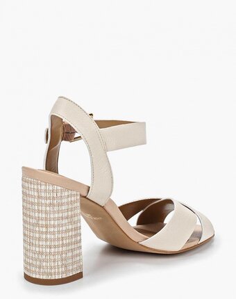 Миниатюра фотографии Босоножки indiana