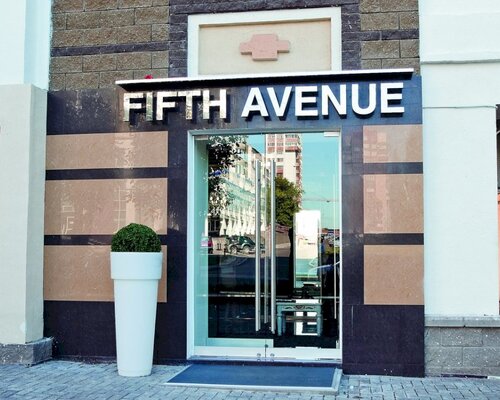 Фотография обувного магазина Fifth Avenue