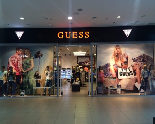 Фотография обувного магазина Guess Фотография обувного магазина Guess