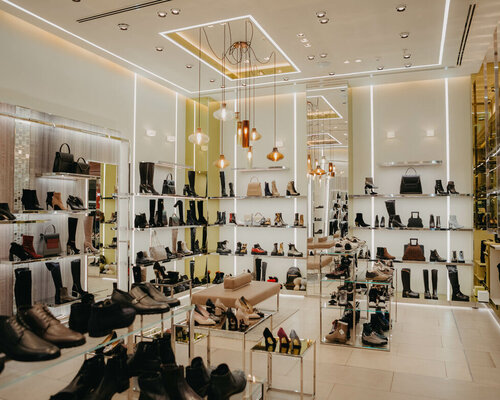 Фотография обувного магазина IOWA