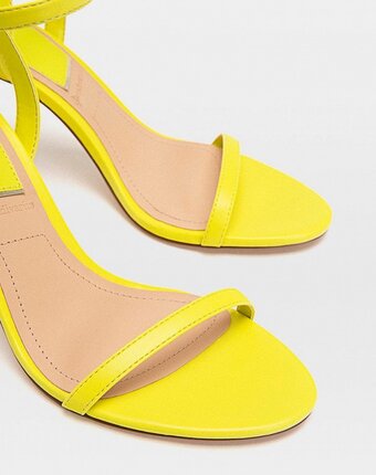 Миниатюра фотографии Босоножки stradivarius
