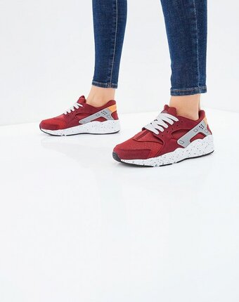 Миниатюра фотографии Кроссовки escan