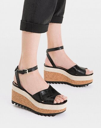Миниатюра фотографии Босоножки stradivarius