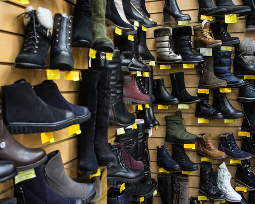 Фотография обувного магазина Дом одежды и обуви