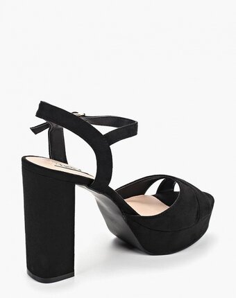 Миниатюра фотографии Босоножки clowse