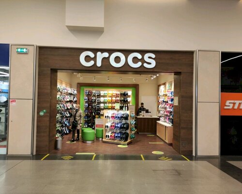 Фотография обувного магазина Crocs
