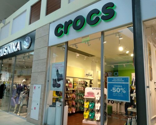Фотография обувного магазина Crocs