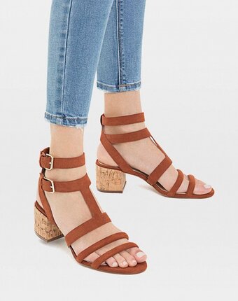 Миниатюра фотографии Босоножки stradivarius