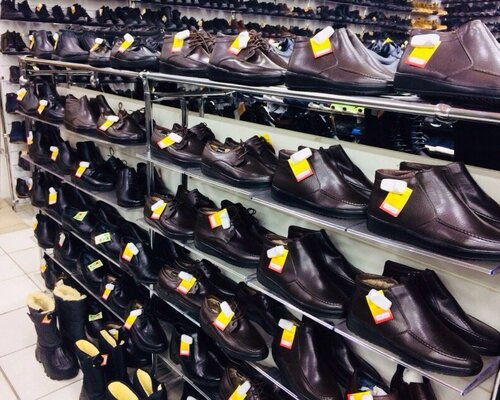 Фотография обувного магазина Мир Одежды и Обуви