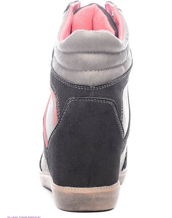 Миниатюра фотографии Сникеры, burlesque