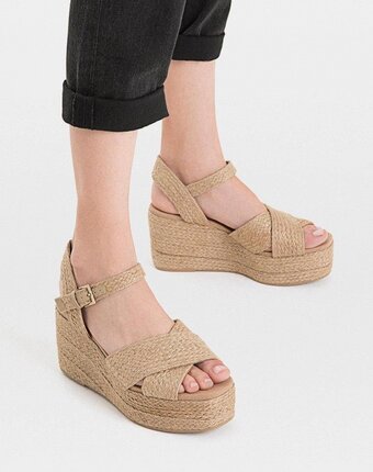 Миниатюра фотографии Босоножки stradivarius