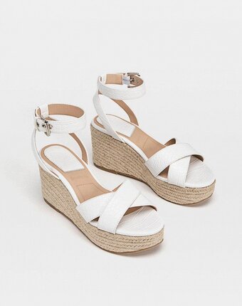 Миниатюра фотографии Босоножки stradivarius