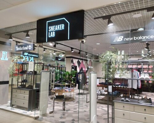 Фотография обувного магазина sneaker LAB
