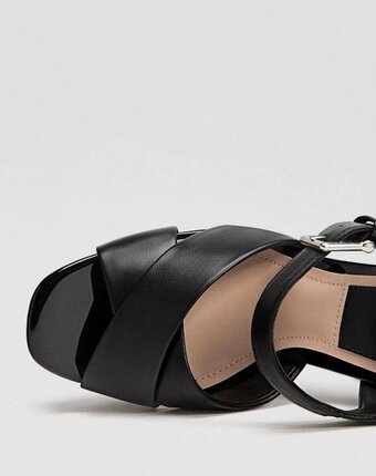 Миниатюра фотографии Босоножки stradivarius