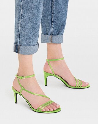 Миниатюра фотографии Босоножки stradivarius