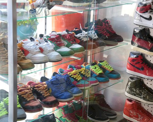 Фотография обувного магазина Детская одежда и обувь