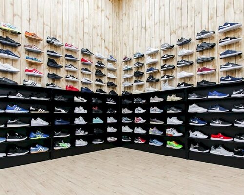 Фотография обувного магазина Мир кроссовок