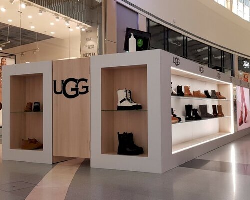 Фотография обувного магазина Ugg