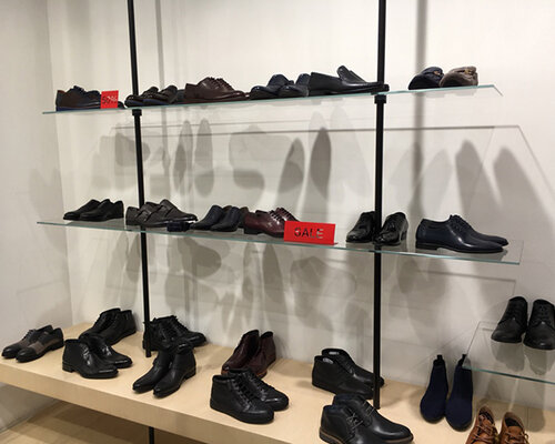 Фотография обувного магазина Men`s Shoes