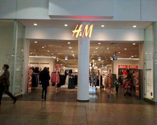 Фотография обувного магазина H&M