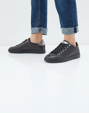 Миниатюра фотографии Кеды guess