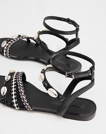 Миниатюра фотографии Сандалии stradivarius