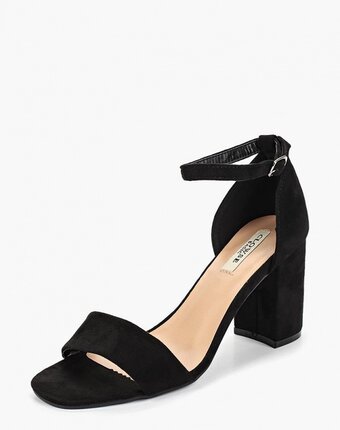 Миниатюра фотографии Босоножки clowse