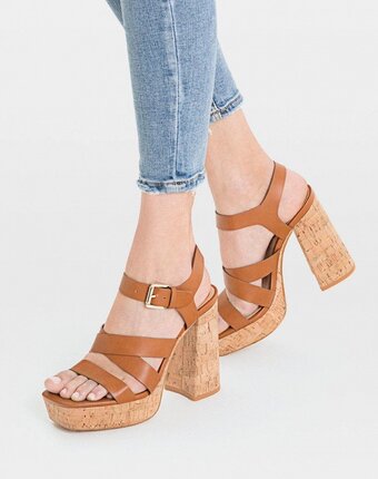 Миниатюра фотографии Босоножки stradivarius