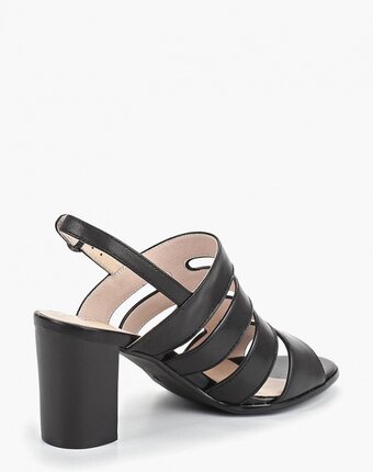 Миниатюра фотографии Босоножки pierre cardin