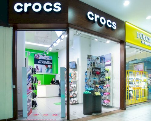 Фотография обувного магазина Crocs