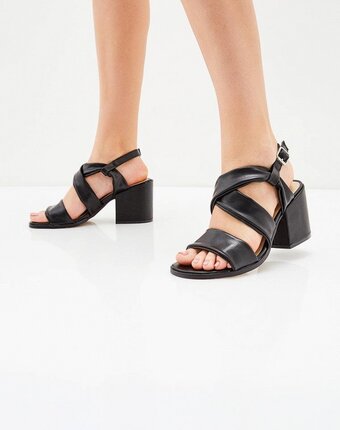 Миниатюра фотографии Босоножки martin pescatore